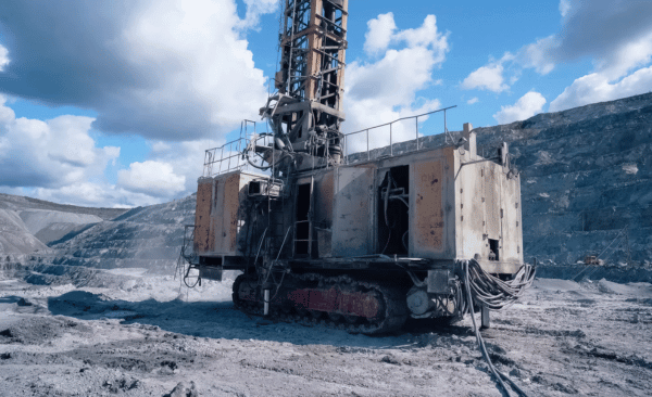 Wiertnica hydrauliczna w terenie